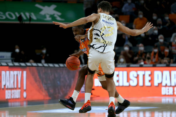 据河南队官 据河南队官