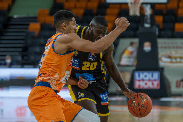 在此前友谊 在此前友谊