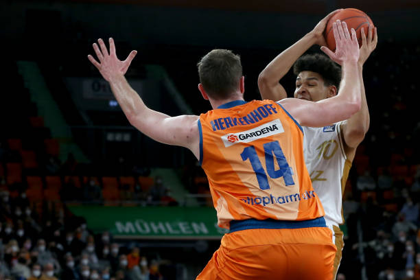 球联赛不仅 球联赛不仅